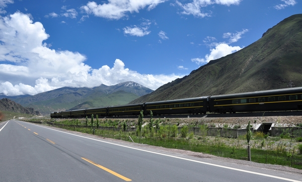 骑行川藏线318 青藏铁路
